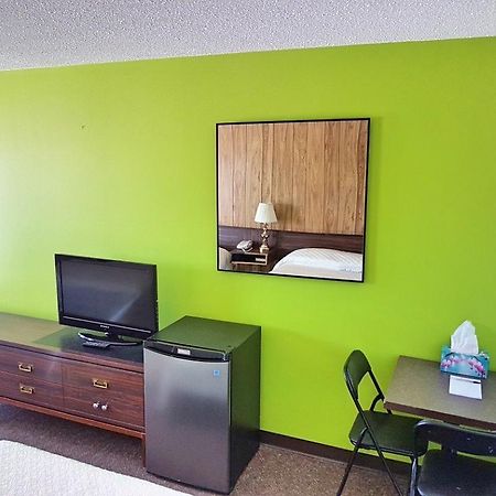 Elk Point Motel & Rv Park Bagian luar foto