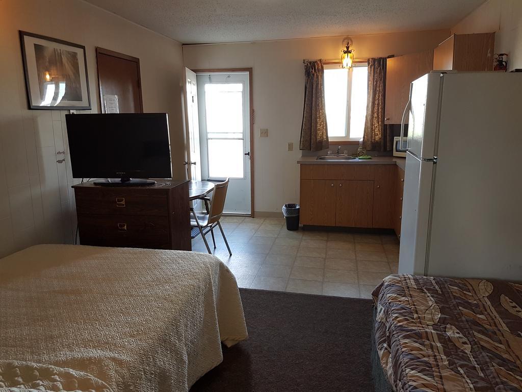 Elk Point Motel & Rv Park Bagian luar foto