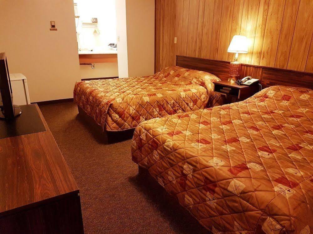 Elk Point Motel & Rv Park Bagian luar foto